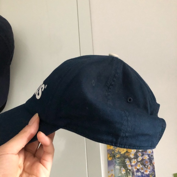 Adidas tennis hat - Picture 2 of 2